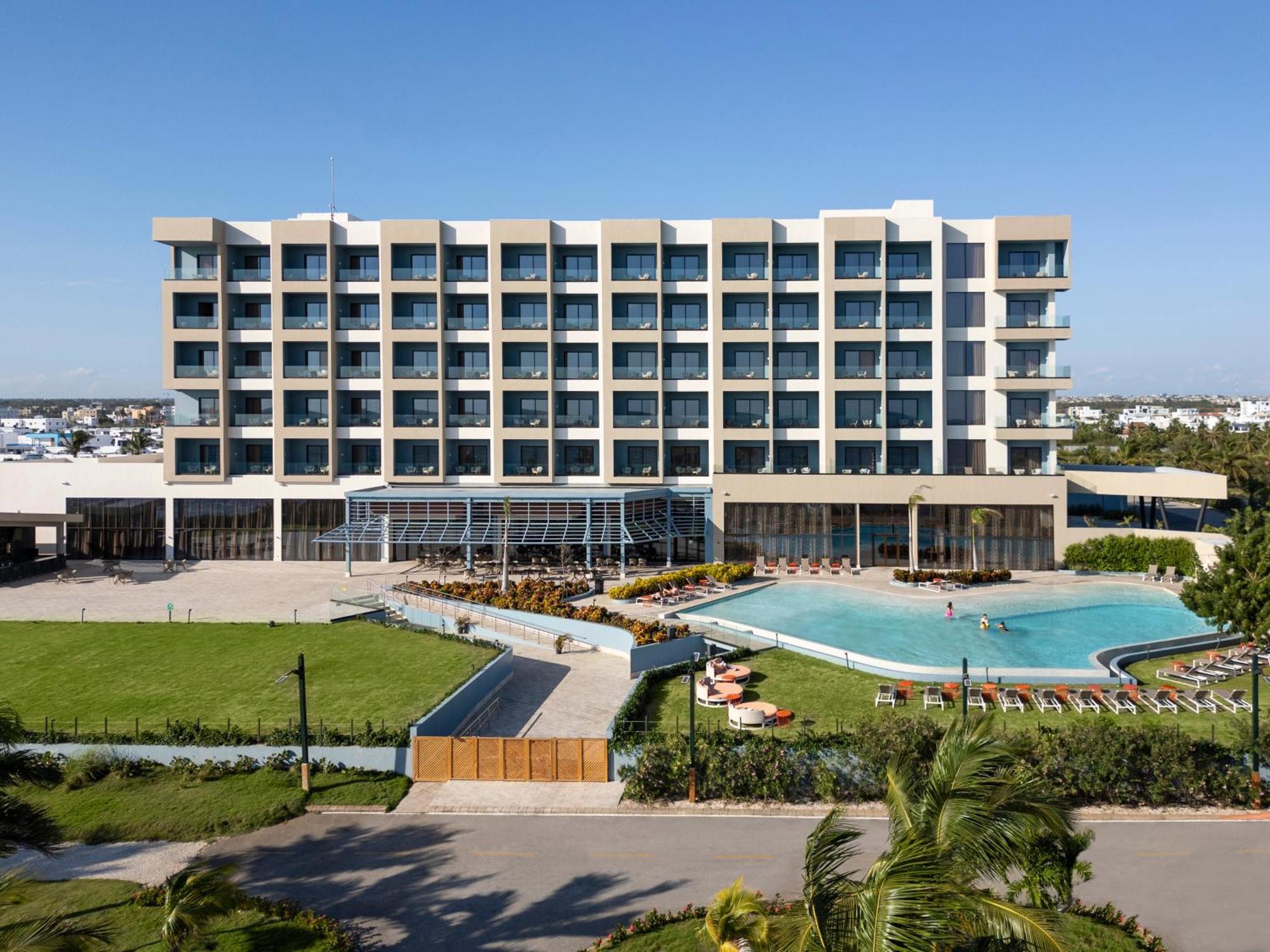 Hilton Garden Inn La Romana Exterior photo